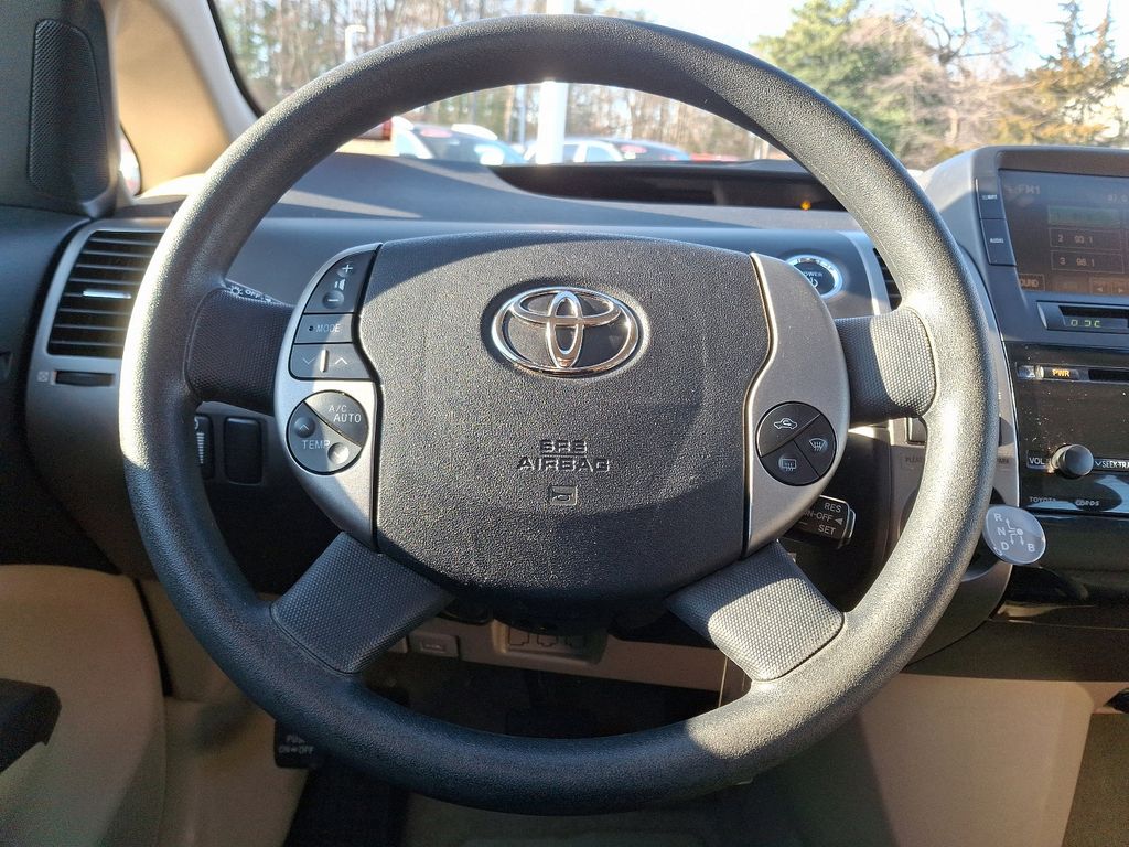 2004 Toyota Prius  17