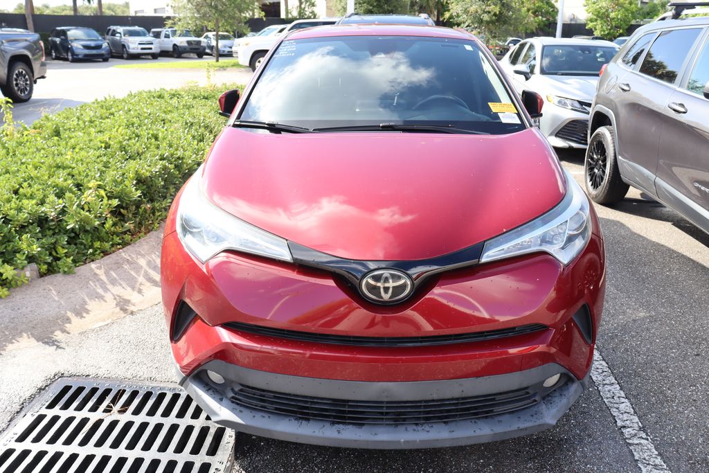 2018 Toyota C-HR XLE 5