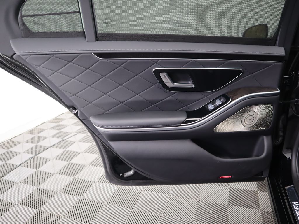 Thumbnail: 2024 Mercedes-Benz S-Class - 27