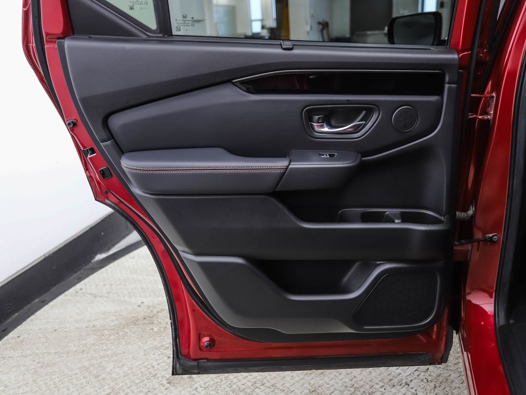 Thumbnail: 2025 Honda Pilot - 19