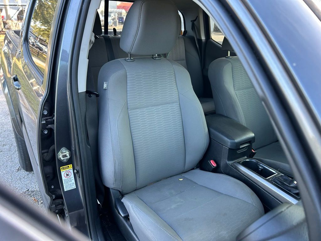 Thumbnail: 2017 Toyota Tacoma - 15