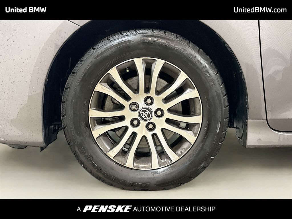 Thumbnail: 2020 Toyota Sienna - 2