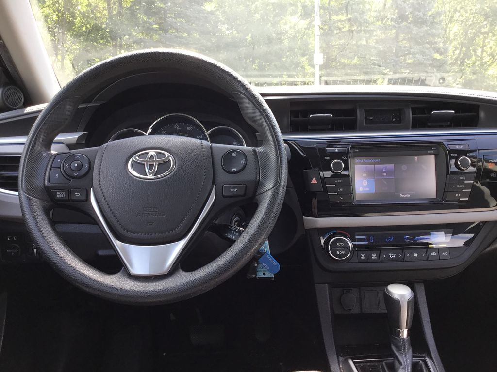 Thumbnail: 2014 Toyota Corolla - 10