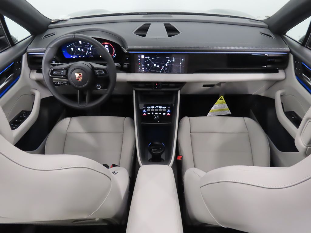 Thumbnail: 2025 Porsche Macan - 16
