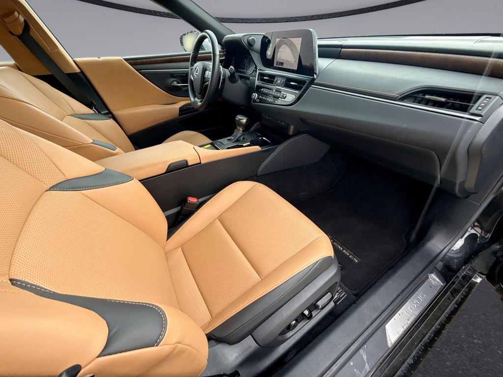 Thumbnail: 2025 Lexus ES - 15