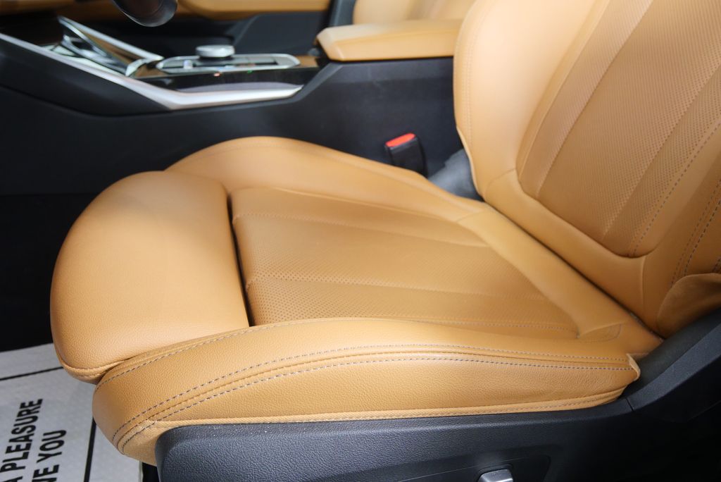 Thumbnail: 2023 BMW i4 - 9