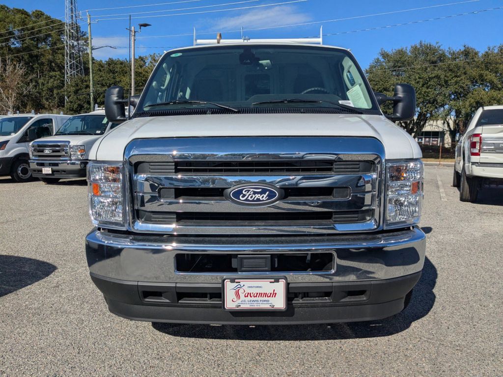 2026 Ford E-350 Cutaway 