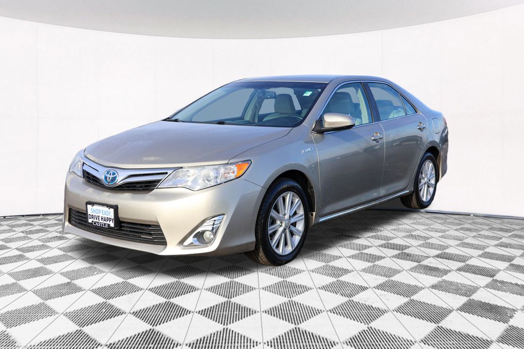 2014 Toyota Camry Hybrid LE 12