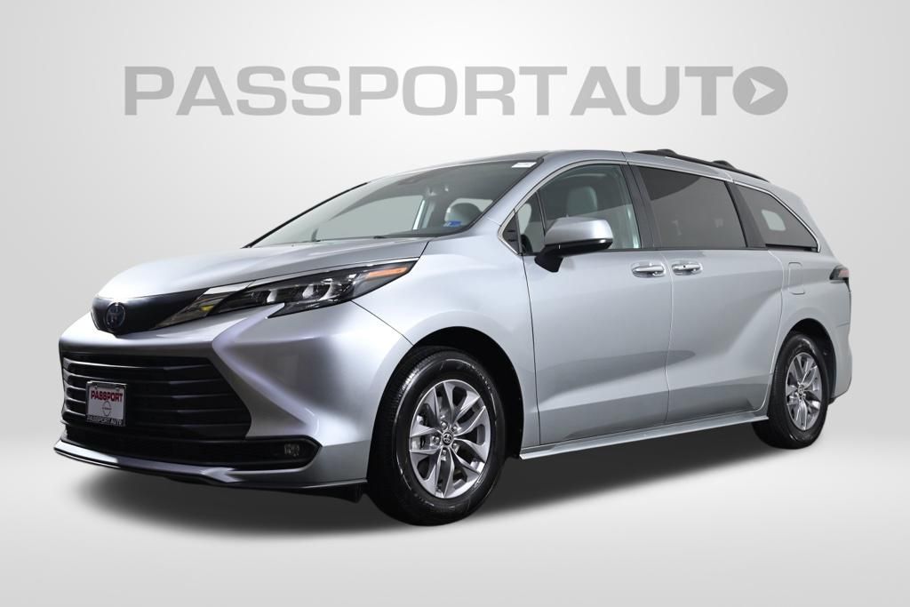 Celestial Silver Metallic 2025 Toyota Sienna Minivan All-Wheel Drive Automatic