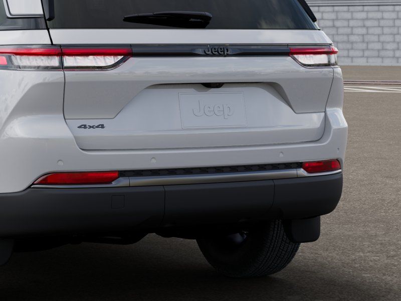New 2026 White/off-white Jeep Laredo image 13