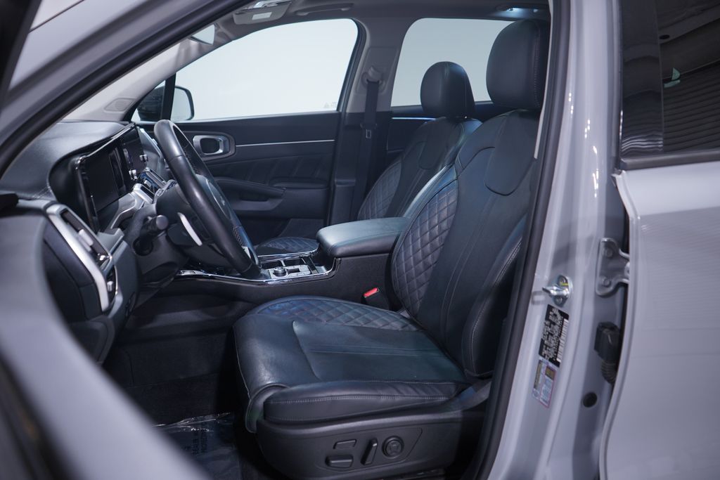 Thumbnail: 2022 Kia Sorento - 7