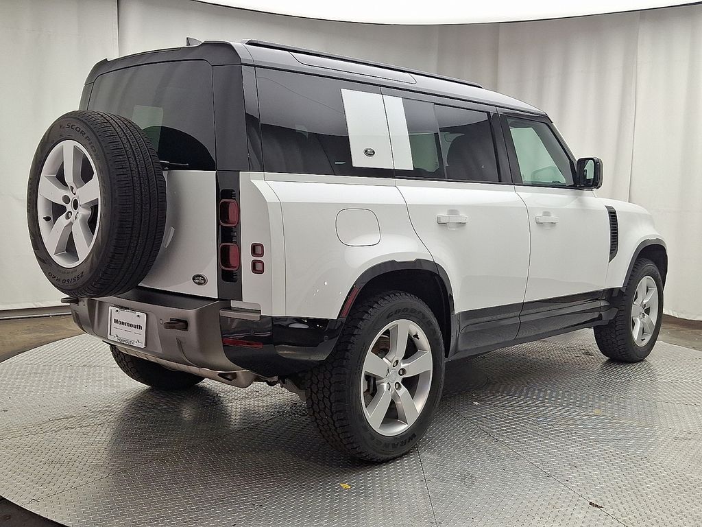 Thumbnail: 2023 Land Rover Defender - 4