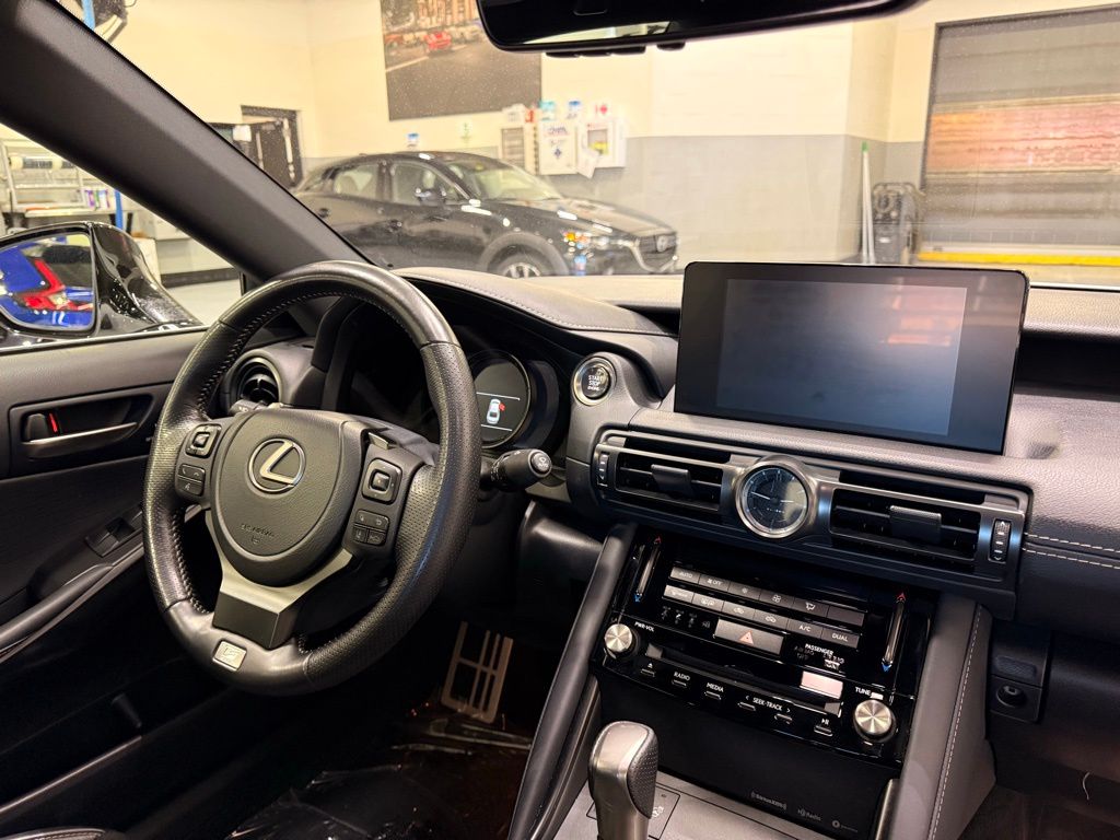 Thumbnail: 2023 Lexus IS - 31