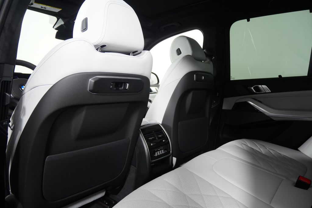 Thumbnail: 2026 BMW X5 - 16