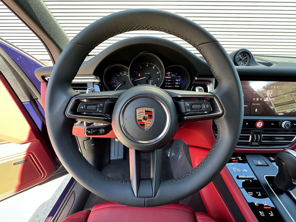 Thumbnail: 2026 Porsche Macan - 16