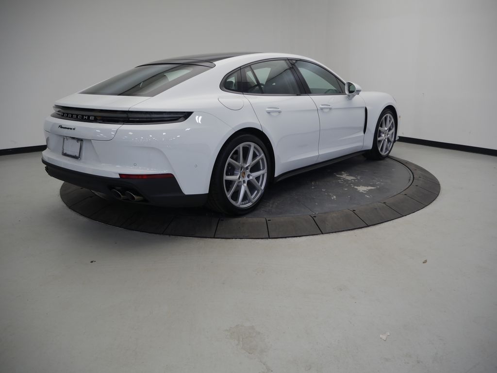 Thumbnail: 2026 Porsche Panamera - 7