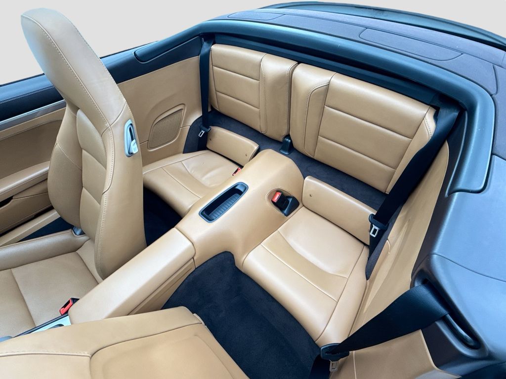 Thumbnail: 2015 Porsche 911 - 25