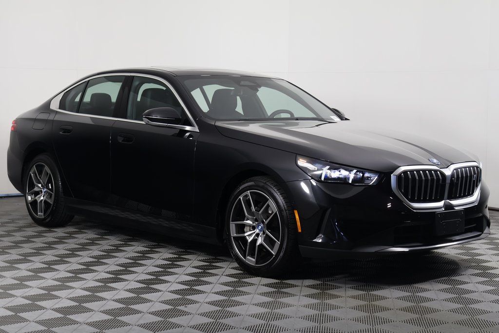 Thumbnail: 2025 BMW i5 - 3