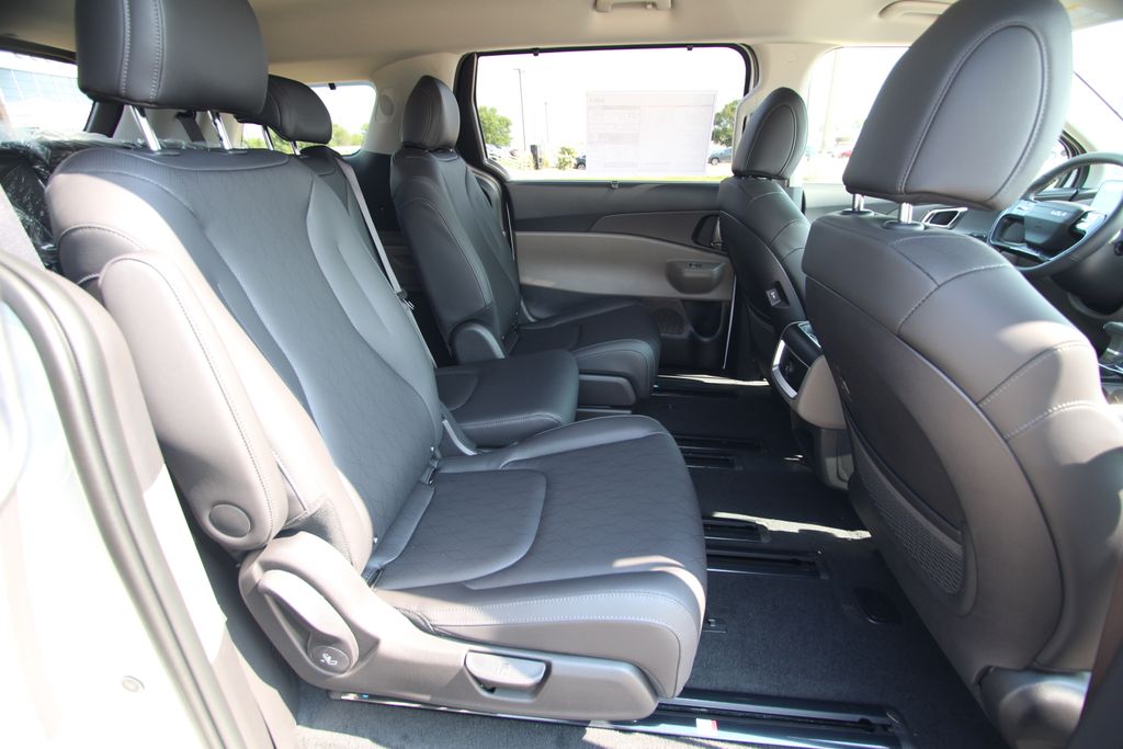 New 2027 Kia Carnival MPV Van