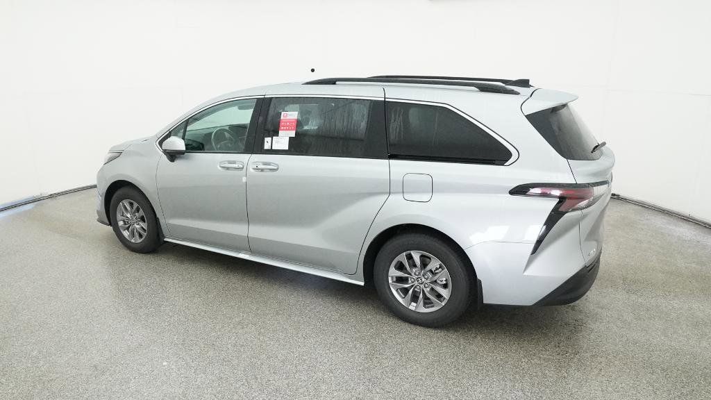 Thumbnail: 2025 Toyota Sienna - 14