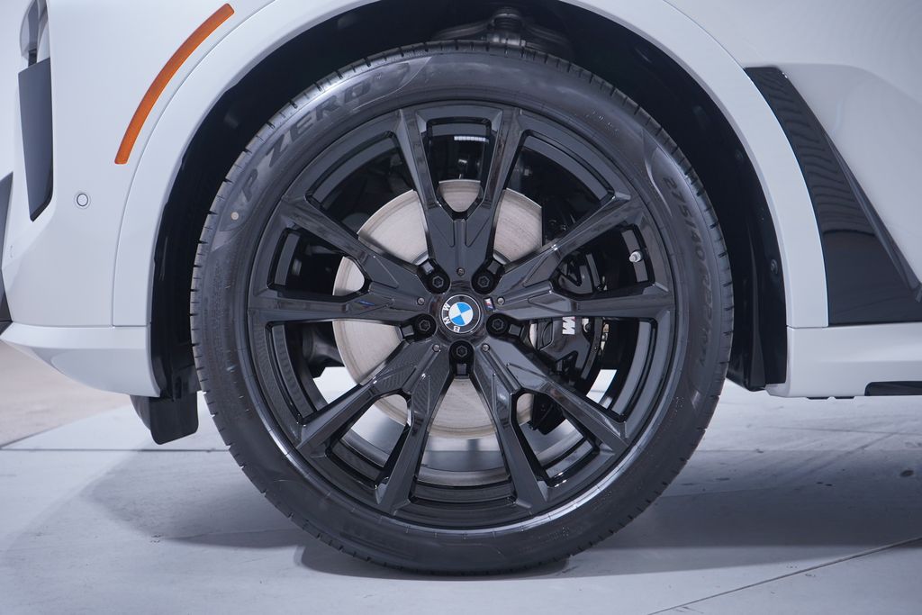 Thumbnail: 2026 BMW X7 - 2