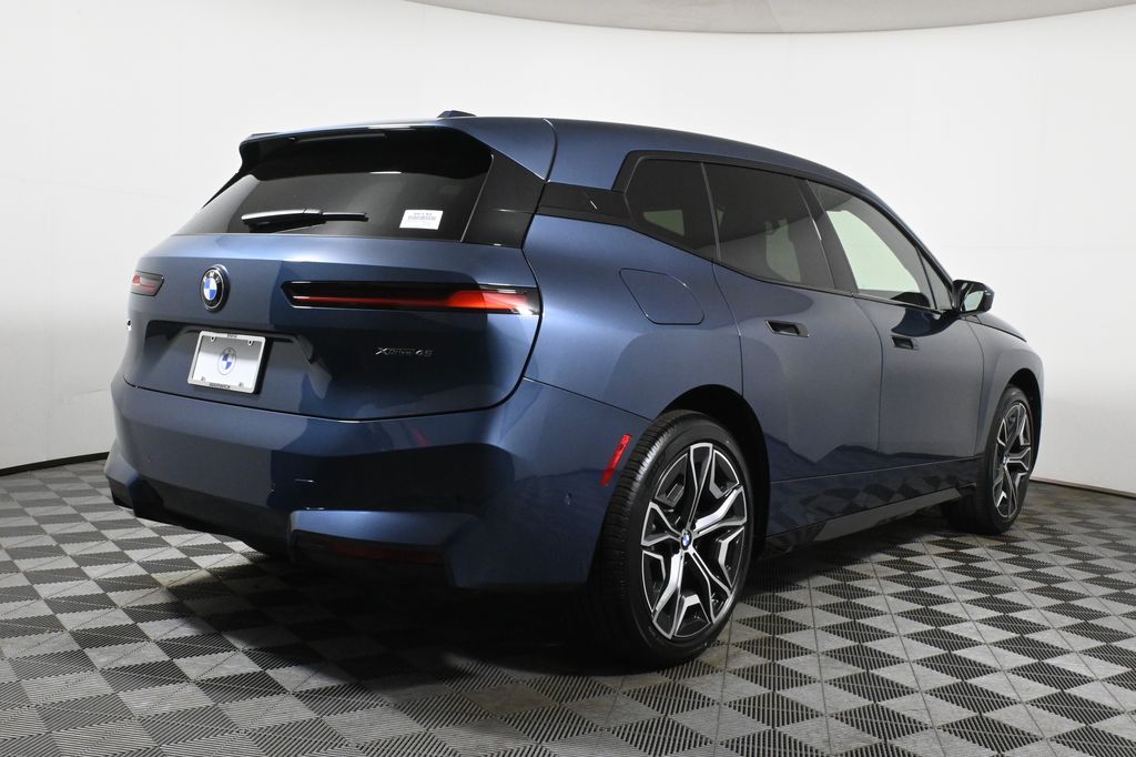 Thumbnail: 2026 BMW iX - 7