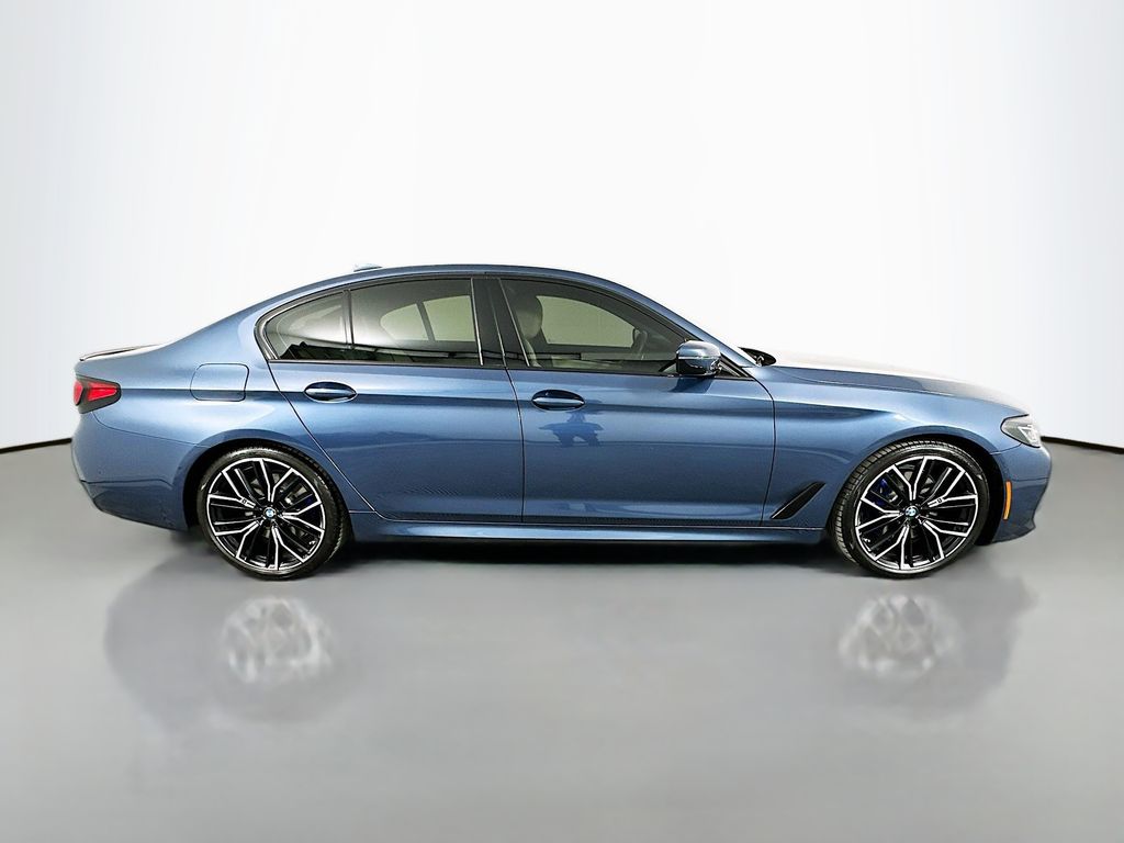 Thumbnail: 2023 BMW 5 Series - 4