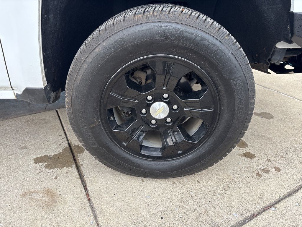 Used 2018 White Chevrolet LT image 14