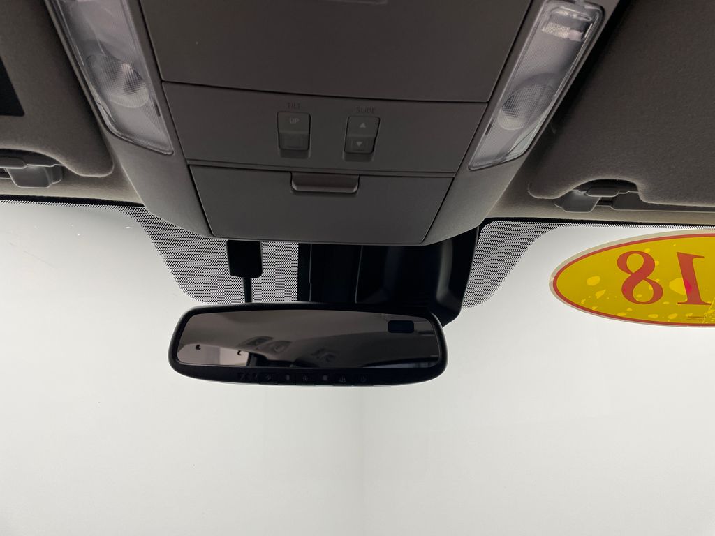 Thumbnail: 2018 Toyota Sequoia - 31