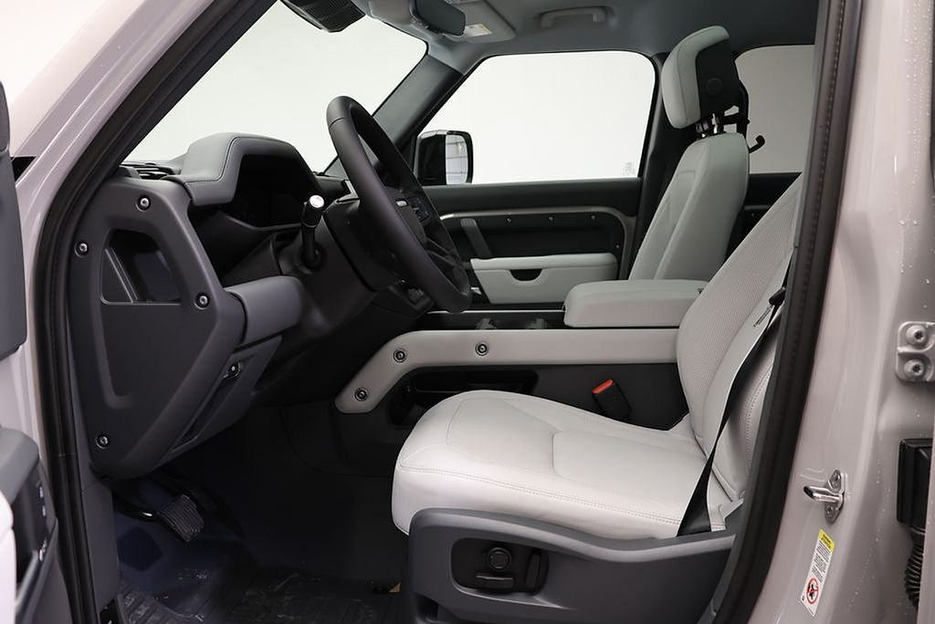 Thumbnail: 2026 Land Rover Defender - 30