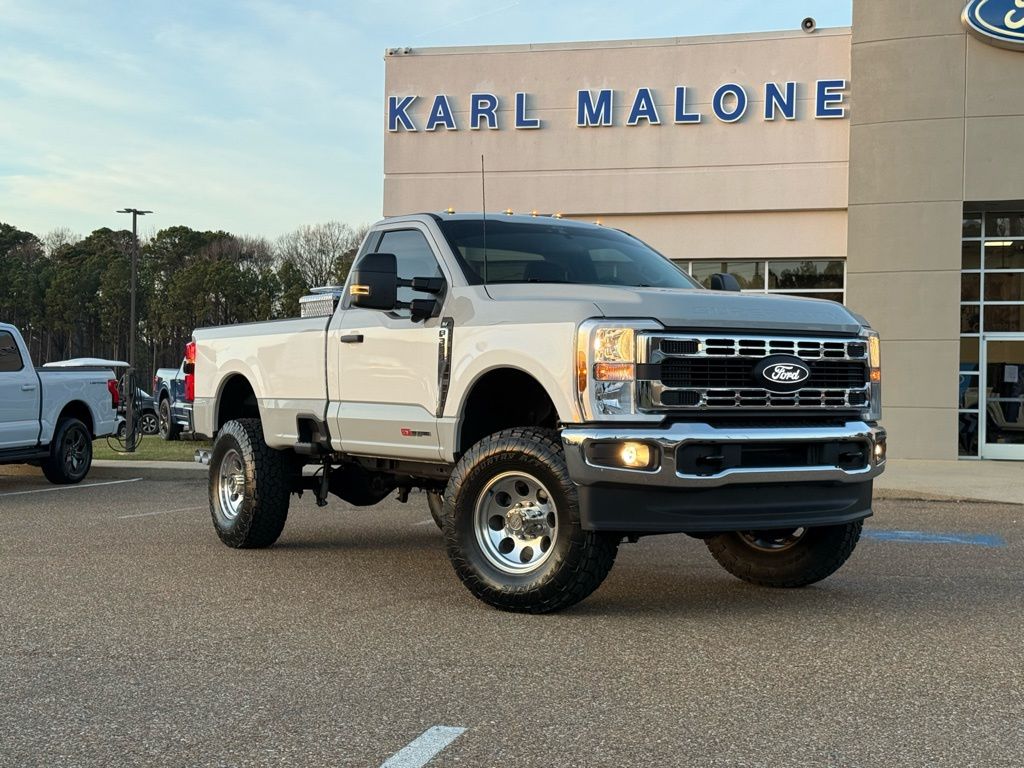 2026 Ford F-350 Super Duty XLT Regular Cab LB 4WD