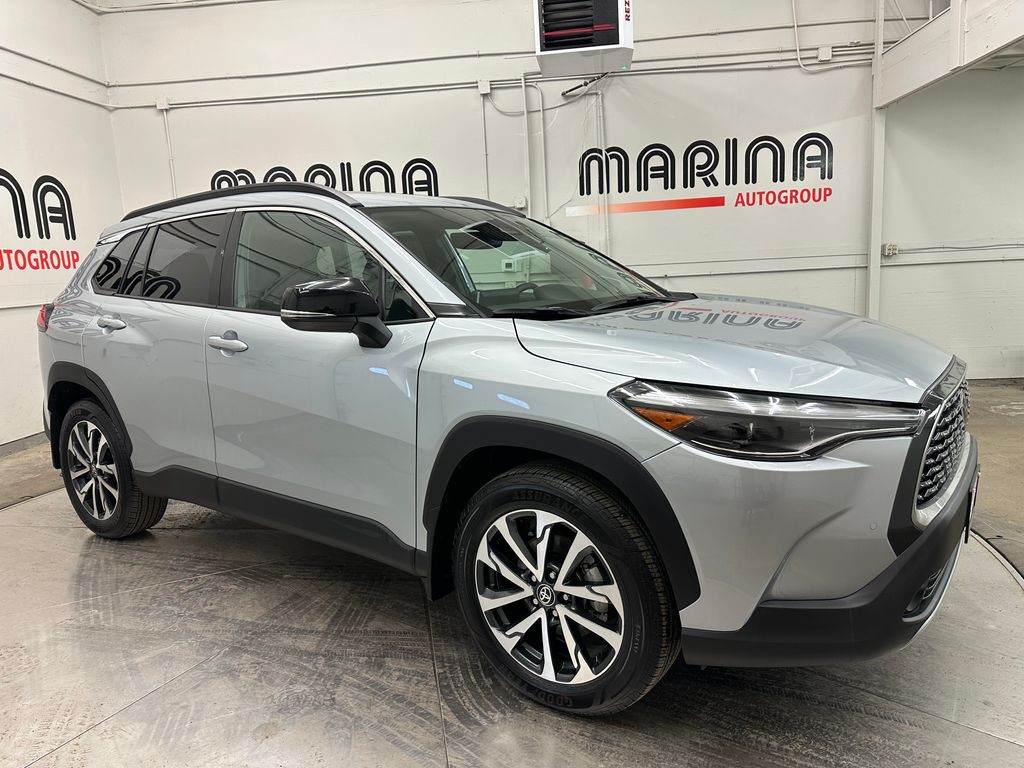 2025 Toyota Corolla Cross XLE AWD