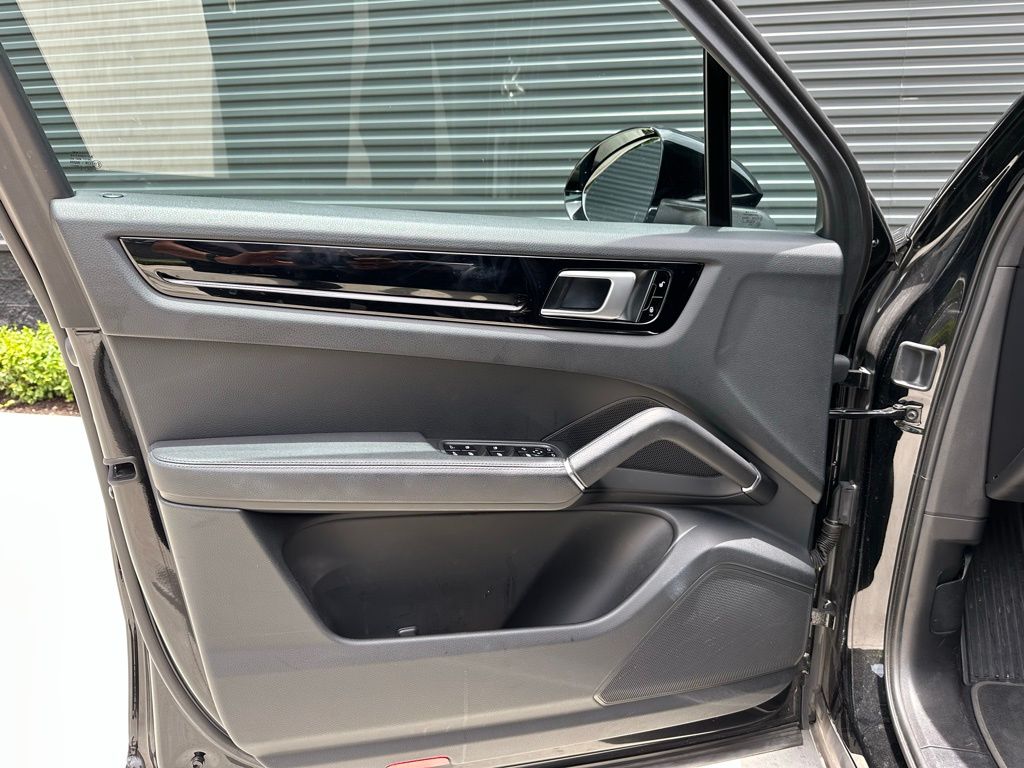 Thumbnail: 2019 Porsche Cayenne - 14