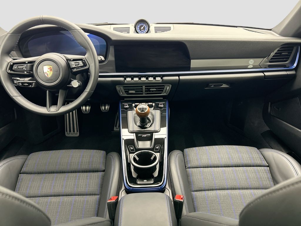 Thumbnail: 2025 Porsche 911 - 13