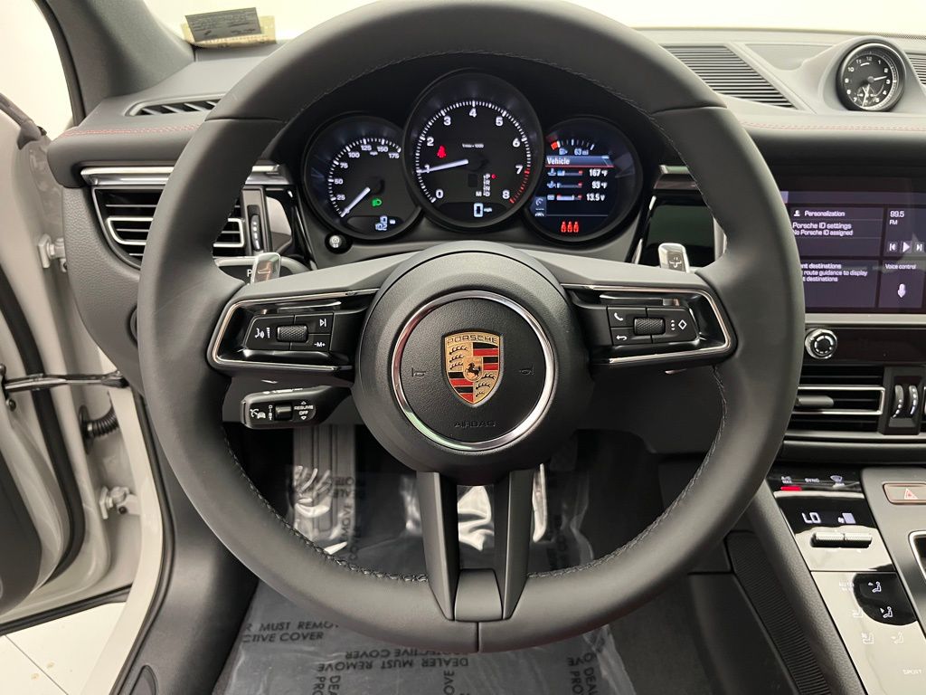 Thumbnail: 2025 Porsche Macan - 12
