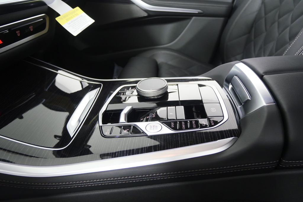 Thumbnail: 2026 BMW X5 - 21