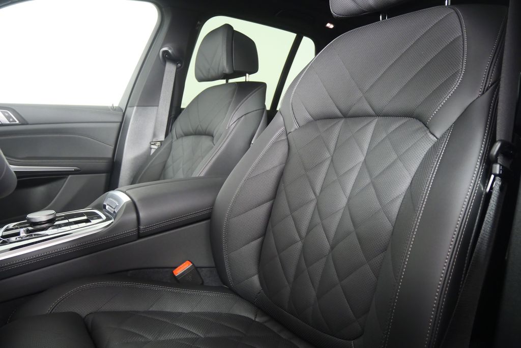 Thumbnail: 2026 BMW X5 - 10