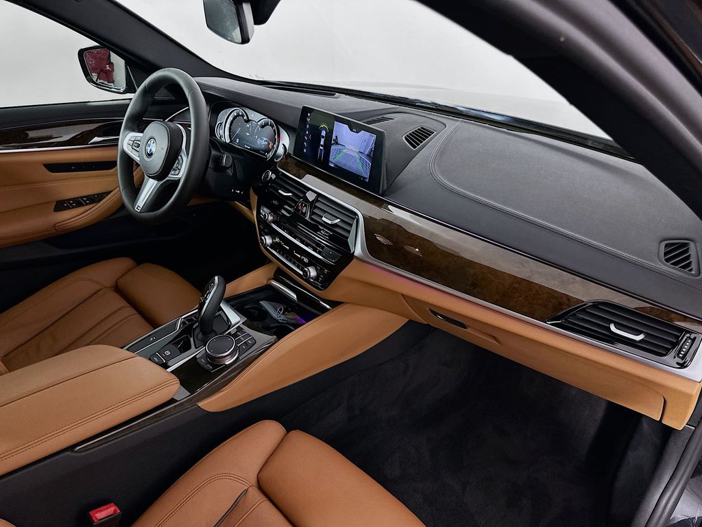Thumbnail: 2018 BMW 5 Series - 30