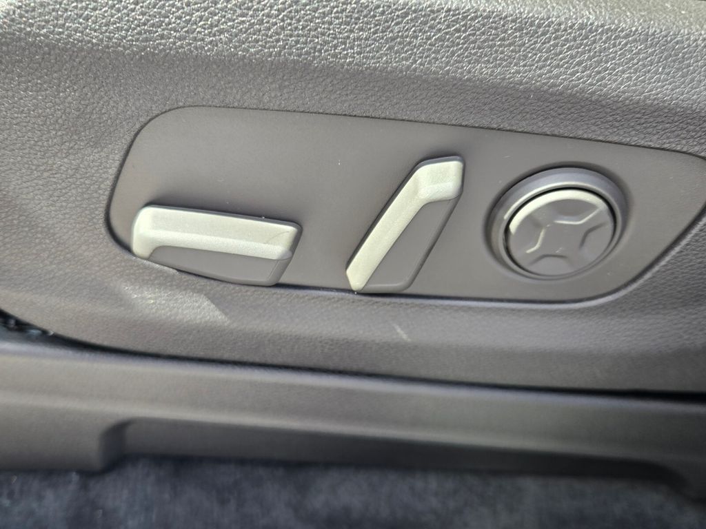 2027 Kia Carnival - $51,115