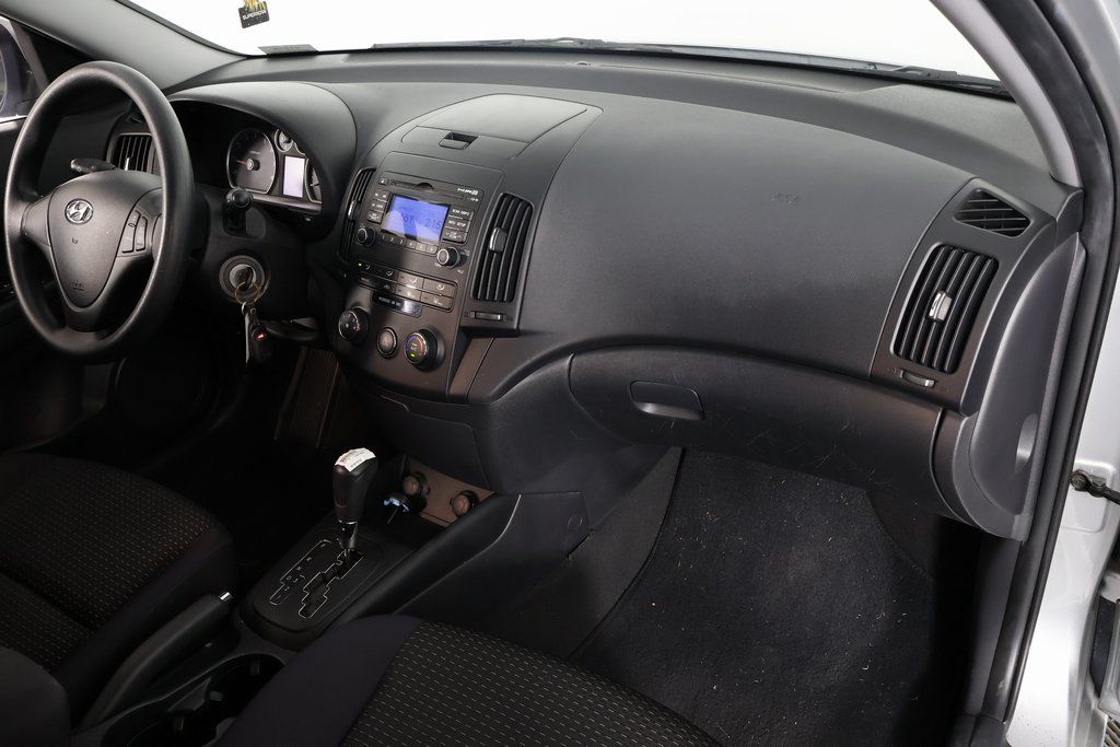 Thumbnail: 2010 Hyundai Elantra - 7