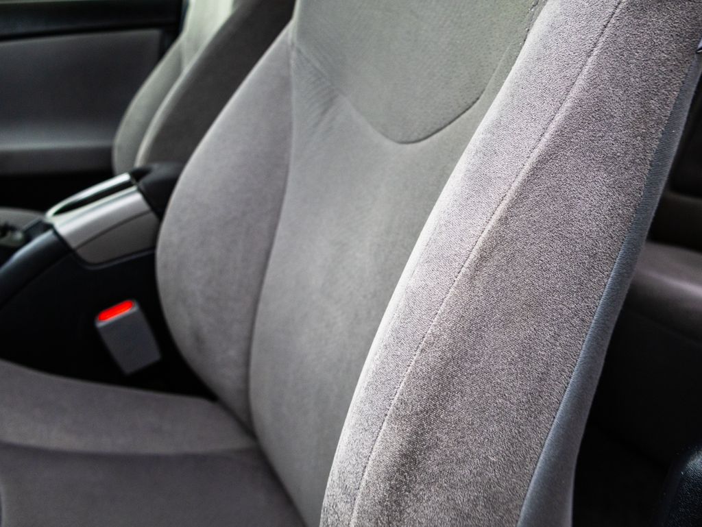 Used 2015 White Toyota Two image 20