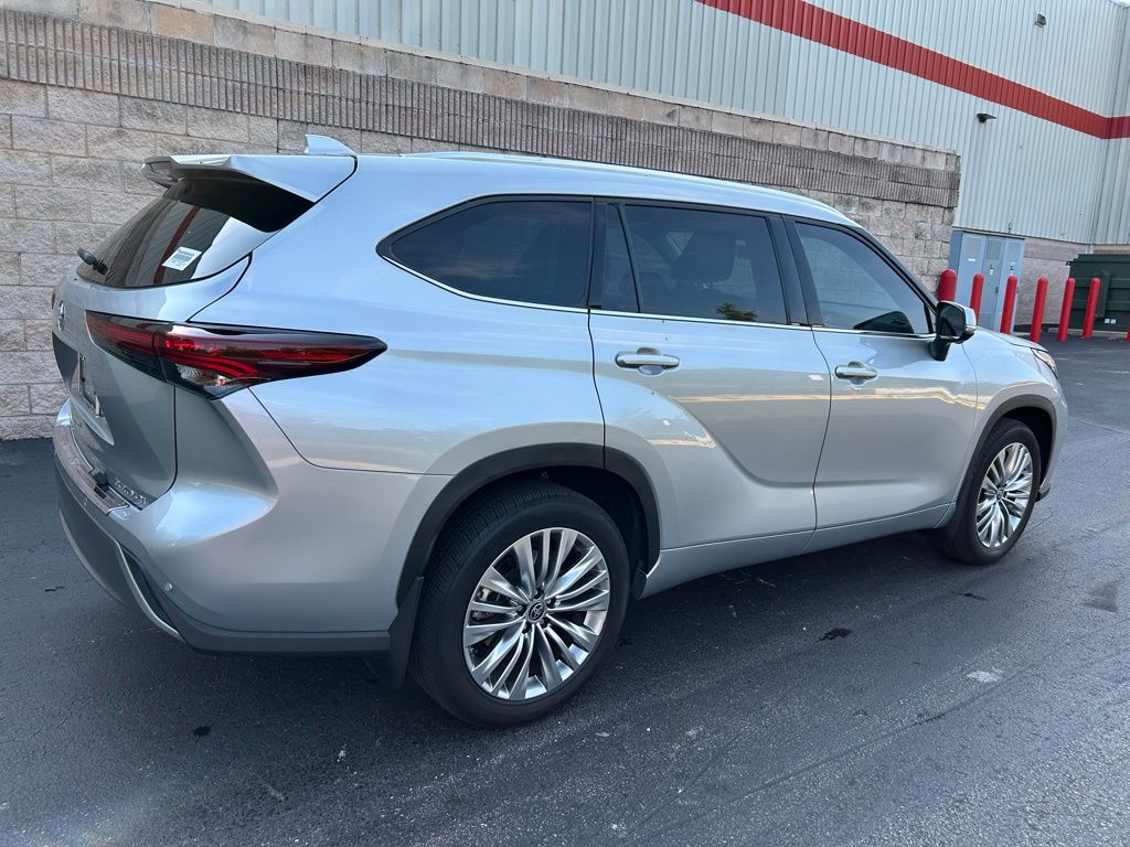 2024 Toyota Highlander Platinum 5