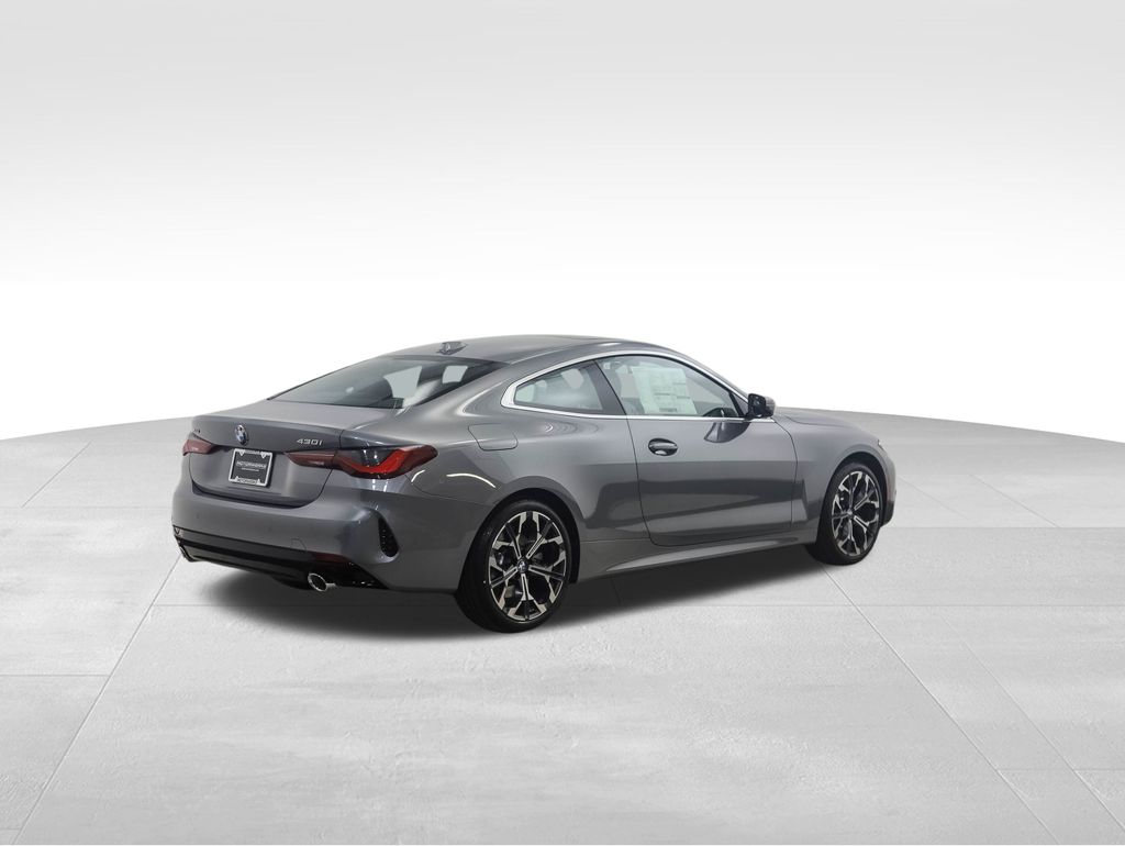 Thumbnail: 2026 BMW 4 Series - 5