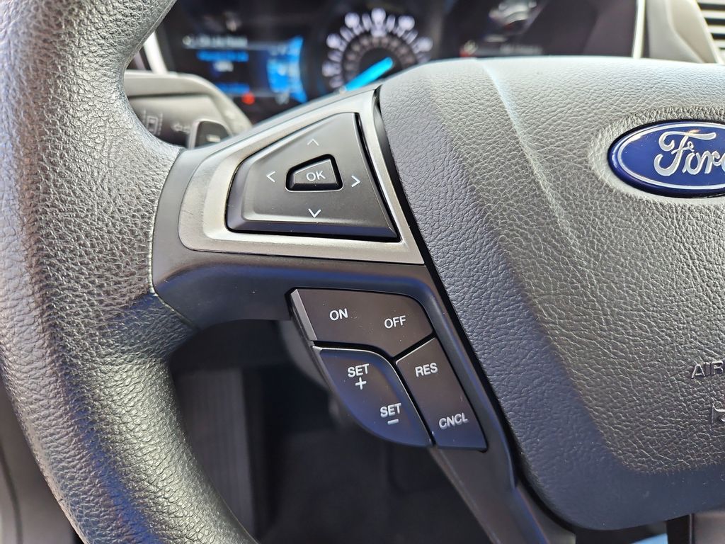 2019 Ford Fusion SE - 10