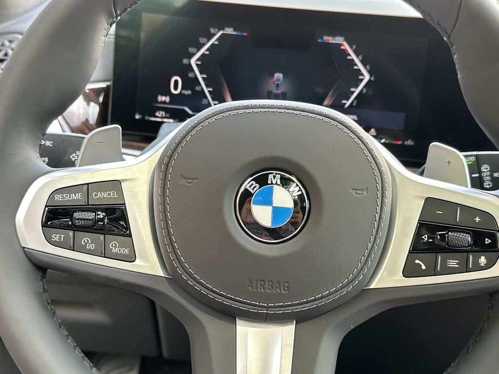 2025 BMW X7 xDrive40i 14