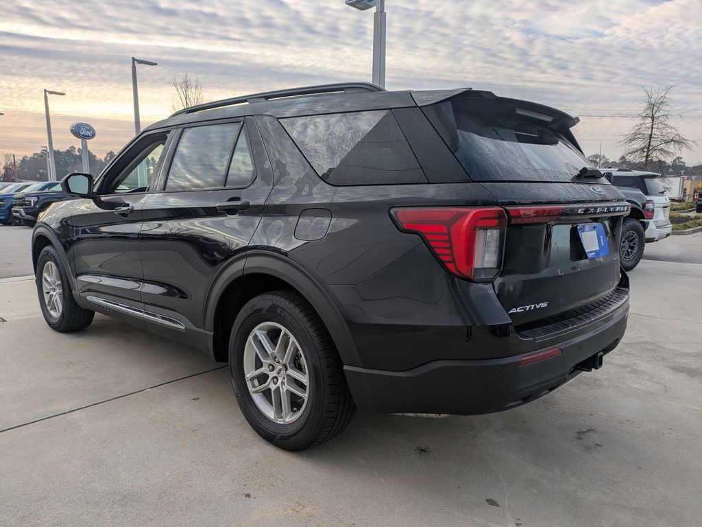 2025 Ford Explorer Active