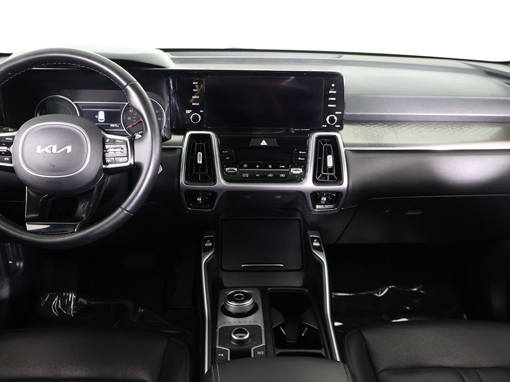 Used 2022 White Kia EX image 40