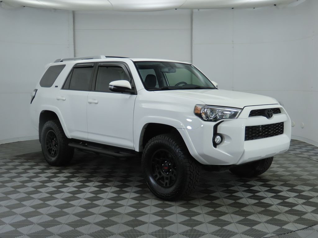 2018 Toyota 4Runner SR5 3