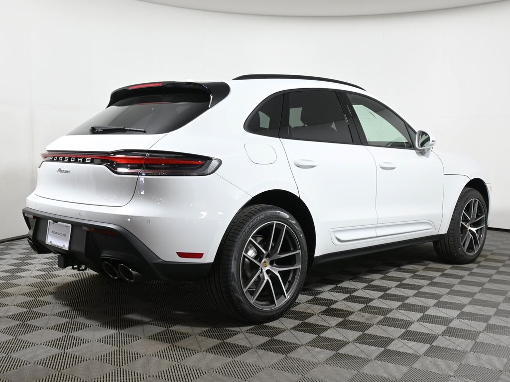 Thumbnail: 2025 Porsche Macan - 7
