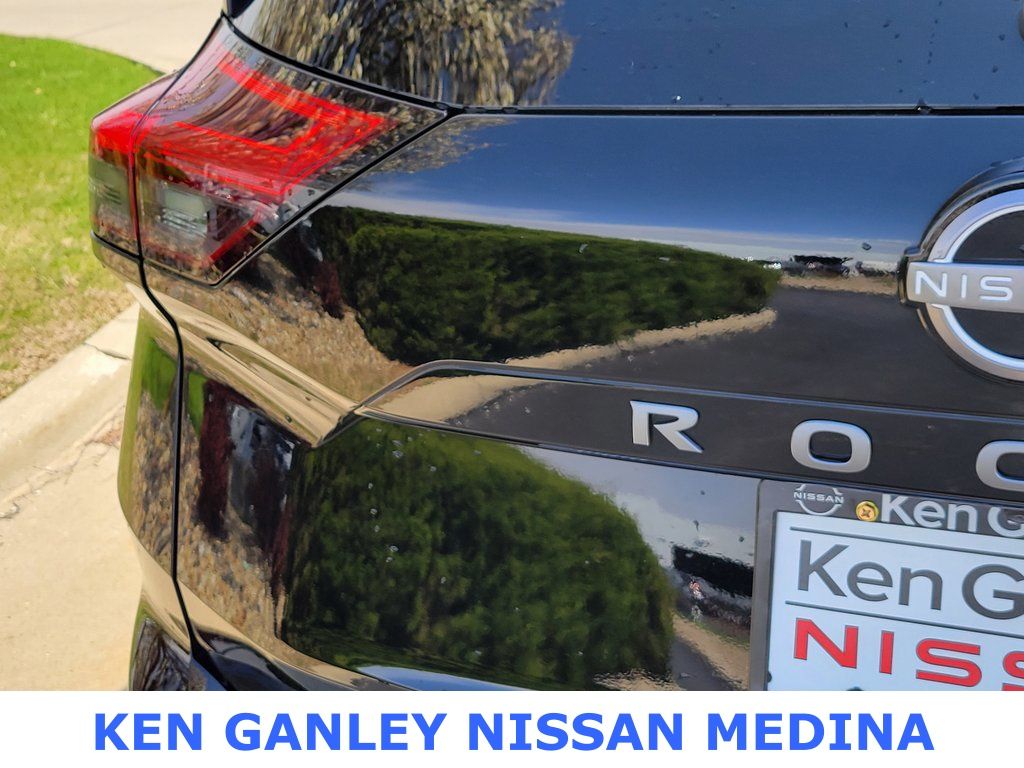 2025 Nissan Rogue S photo